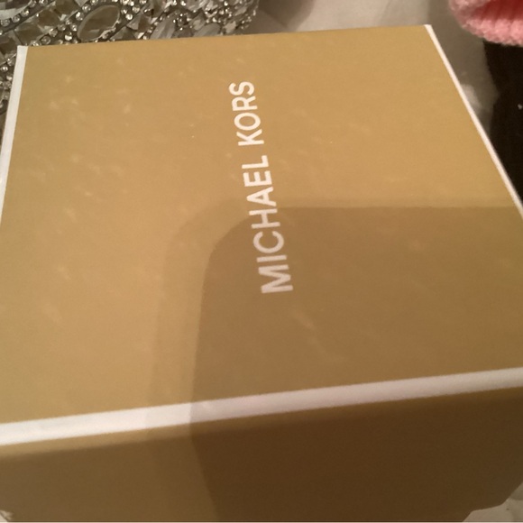 Beautiful michael kors bracelet new with tags - Picture 3 of 6